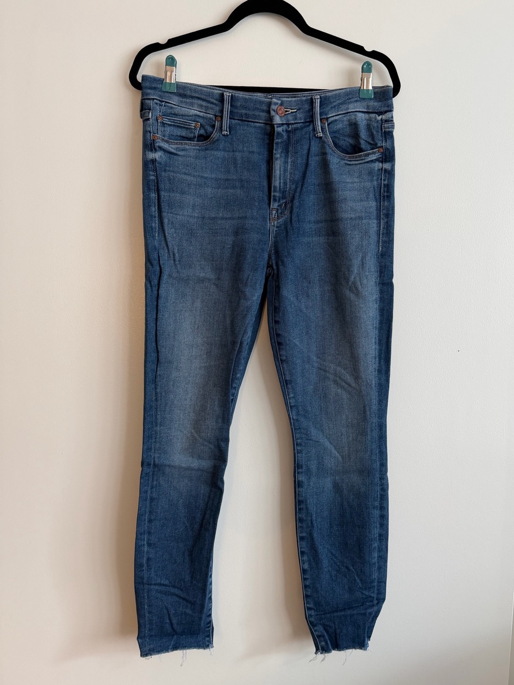 MOTHER Indigo Skinny Jeans Looker Ankle Fray in Satisfaction Guaranteed